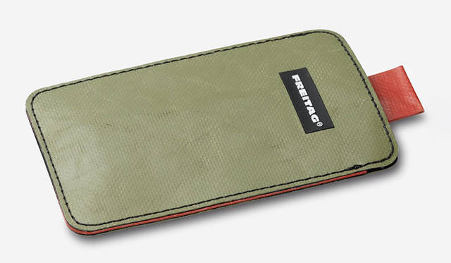 <strong>FREITAG｜フライターグ</strong>　iPhoneケース 「F22 iPHONE SLEEVE」