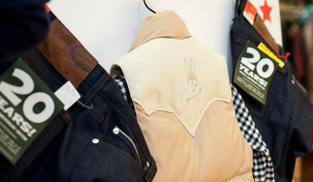 <strong>BARNEYS NEW YORK｜バーニーズ　ニューヨーク</strong>　「NAKED&FAMOUS（ネイキッド＆フェイマス）」ジーンズ 2万5200円