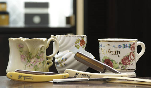 <strong>ヘアサロン大野グループ</strong>　店主のコレクションのシェービングマグカップ