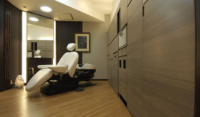 <strong>ヘアサロン大野グループ</strong>　『艶出専科』本店