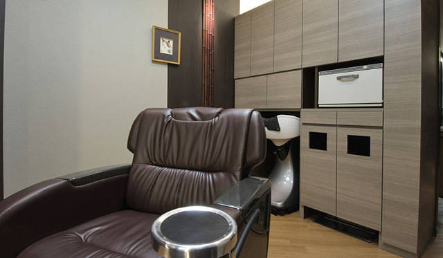 <strong>ヘアサロン大野グループ</strong>　『艶出専科』本店