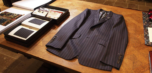 <strong>Paul Smith｜ポール・スミス</strong>　『ポール・スミス丸の内ショップ』 Main line / London / Collection area