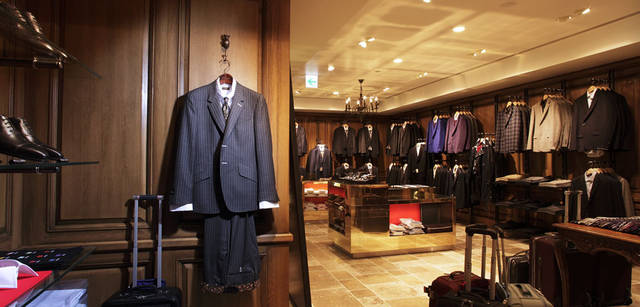 <strong>Paul Smith｜ポール・スミス</strong>　『ポール・スミス丸の内ショップ』 Main line / London / Collection area