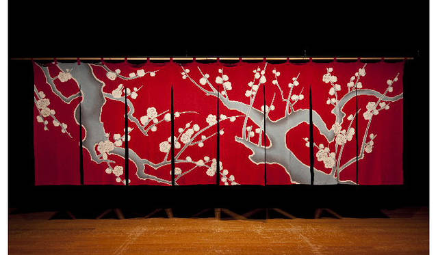 神奈川芸術劇場開館記念公演 「杉本文楽　曾根崎心中」　杉本博司による美しき舞台美術にも注目したい。