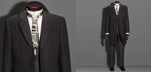 <strong>Paul Smith｜ポール・スミス コレクション</strong>　コート13万6500円（individual order / ポール・スミス コレクション）スーツ13万1250円、シャツ2万3100円、ネクタイ9975円、靴6万7200円（すべてポール・スミス コレクション）<br>インディヴィジュアルオーダーコートは「ポール・スミスコレクション青山店」と「ポール・スミス コレクション丸の内店」のみでの展開