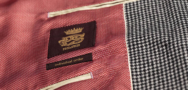 <strong>Paul Smith｜ポール・スミス コレクション</strong>　ライナー（裏地）選びにも個性を発揮。コート15万7500円（individual order / ポール・スミス コレクション）<br>インディヴィジュアルオーダーコートは「ポール・スミスコレクション青山店」と「ポール・スミス コレクション丸の内店」のみでの展開