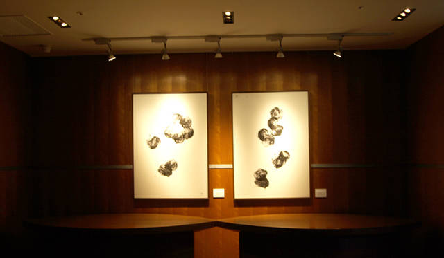 ART｜墨象作家 宮村 弦　第7回「食とアートの会」イベントレポート　ひとつひとつの“点”を50音に置き換え、言葉を形成する『イメージ・ラング』作品。