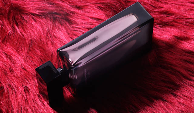 フレグランス特集｜<strong>ISSEY MIYAKE PARFUMS（イッセイ ミヤケ）</strong> ア セントバイ イッセイ ミヤケ オードパルファム フローラル　1万3125円（80mL）