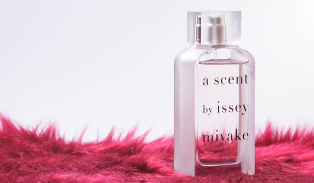 フレグランス特集｜<strong>Narciso rodriguez（ナルシソ ロドリゲス）</strong> フォーハー オードパルファム インテンス スプレー　1万5750円(100mL)　※限定品