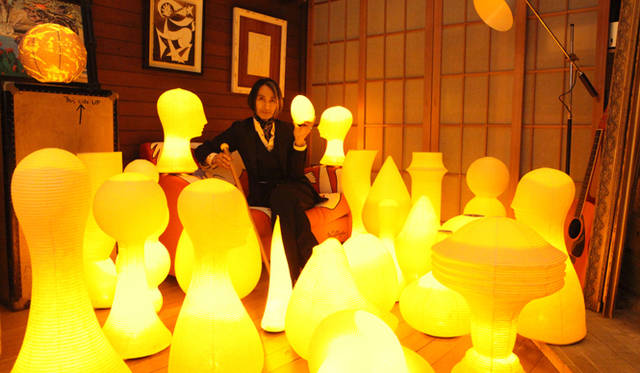 ART｜ミック・イタヤ SUZUMO提灯展＠マイスター 開催　ミック・イタヤ 星のアトリエにて　©小木曽威夫