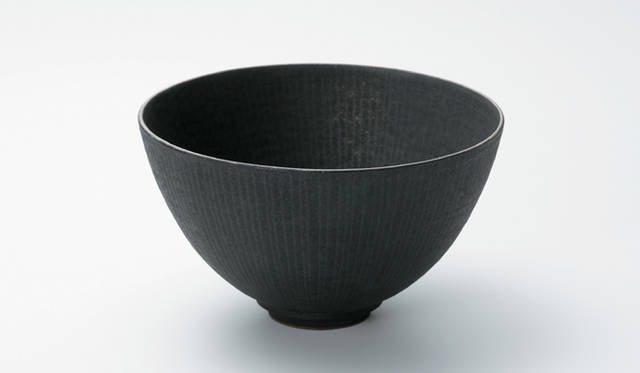 <strong>三越｜MITSUKOSHI　「Happy Tea Time」　“マイ ファースト マッチャワン”</strong>　服部竜也　黒線碗　3万1500円