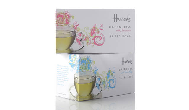 <strong>三越｜MITSUKOSHI　「Happy Tea Time」　Harrods</strong>　英国ハロッズより、日本初登場のグリーンティー。クリエイティブディレクター、Matt Duncan氏デザインのニューパッケージもセンスが良い。紅茶　各945円