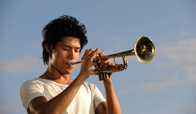 MOVIE｜主演 映画『ふたたび swing me again』　© 2010「ふたたび」製作委員会