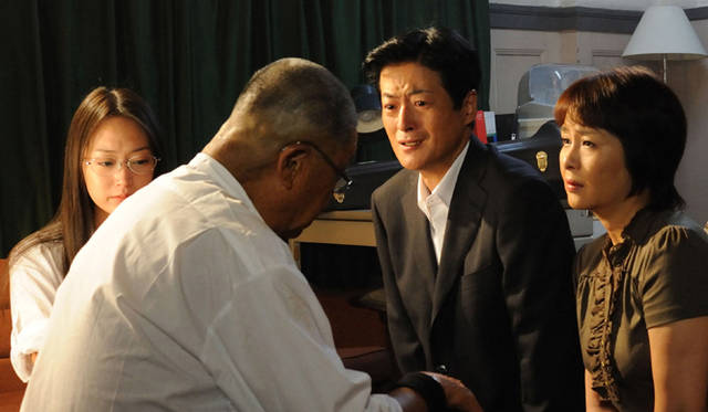 MOVIE｜主演 映画『ふたたび swing me again』　© 2010「ふたたび」製作委員会