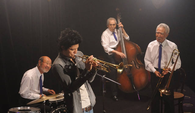 MOVIE｜主演 映画『ふたたび swing me again』　© 2010「ふたたび」製作委員会