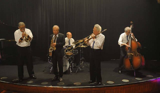 MOVIE｜主演 映画『ふたたび swing me again』　© 2010「ふたたび」製作委員会