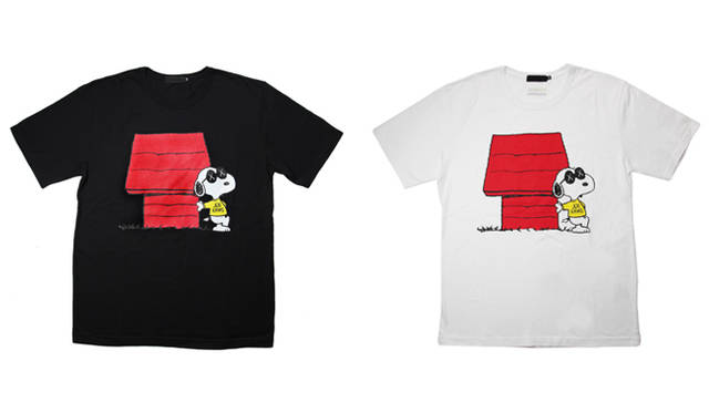 <strong>PEANUTS 60YEARS WORLD TOUR</strong>　「オリジナルフェイク」Tシャツ各8400円　KAWSがJOE COOLをもとにアレンジしたデザインをプリントしたTシャツ。JOE COOLをJOE KAWSに変更し、サングラス部分にはKAWSのアイコン“Xアイズ”を使用。