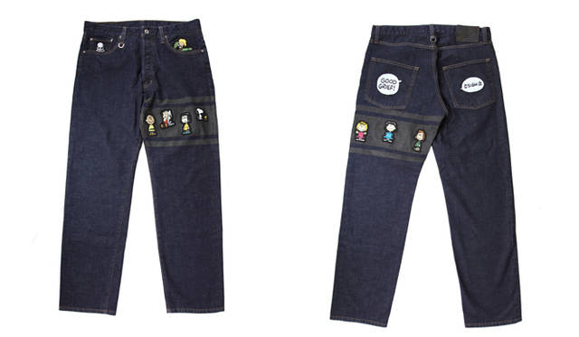 <strong>PEANUTS 60YEARS WORLD TOUR</strong>　「マスターマインド・ジャパン × シアターエイト」デニム6万900円　リジッドのセルビッチデニムに、キャラクターのワッペンをランダムにプラス。