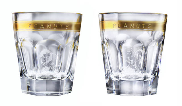 <strong>PEANUTS 60YEARS WORLD TOUR</strong>　「マスターマインド・ジャパン」タンブラーセット19万9500円　タンブラーは1841年の発表以来、バカラのアイコンとして世界中のセレブリティに愛用されつづけているアルクール。