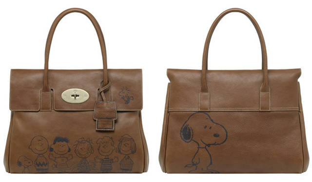 <strong>PEANUTS 60YEARS WORLD TOUR</strong>　「マルベリー」バッグ17万8500円　60周年を記念してスヌーピー、チャーリー・ブラウン、ルーシーと仲間たちが、バッグの表と裏にグラフィティふうのインクペイントで描かれたエクスクルーシブなBayswater。