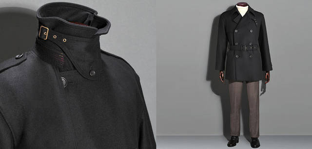 <strong>Paul Smith｜ポール・スミス コレクション</strong>　コート9万2400円、ニット2万4150円、スラックス3万7800円、靴6万7200円（すべてポール・スミス コレクション）