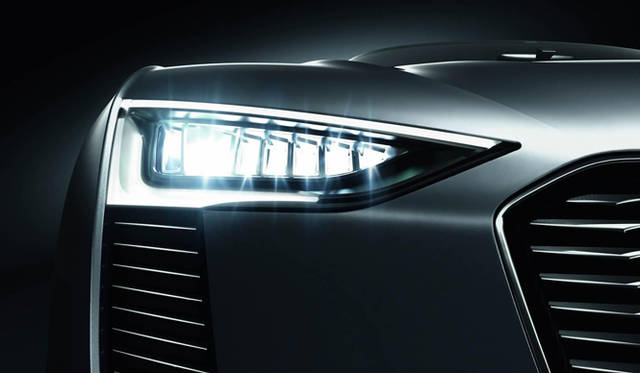 <strong>AUDI e TRON SPYDER｜アウディ e トロン スパイダー</strong>