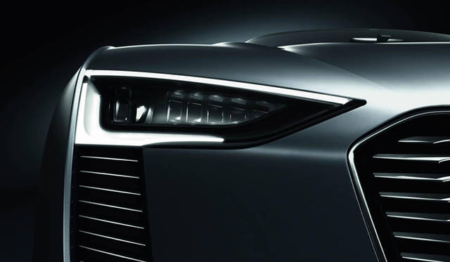 <strong>AUDI e TRON SPYDER｜アウディ e トロン スパイダー</strong>