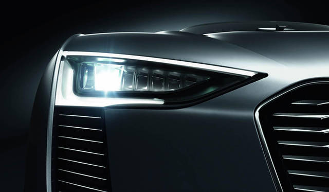 <strong>AUDI e TRON SPYDER｜アウディ e トロン スパイダー</strong>