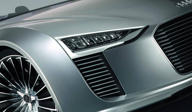 <strong>AUDI e TRON SPYDER｜アウディ e トロン スパイダー</strong>