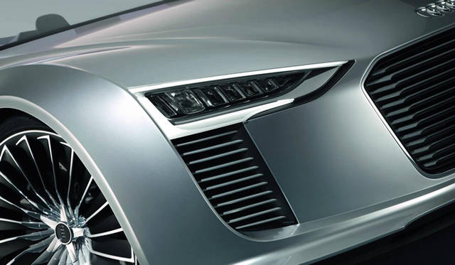 <strong>AUDI e TRON SPYDER｜アウディ e トロン スパイダー</strong>
