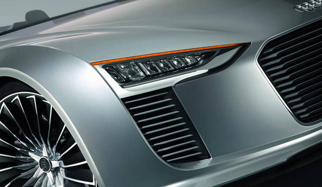<strong>AUDI e TRON SPYDER｜アウディ e トロン スパイダー</strong>