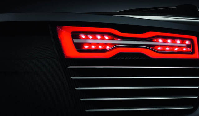 <strong>AUDI e TRON SPYDER｜アウディ e トロン スパイダー</strong>