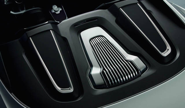 <strong>AUDI e TRON SPYDER｜アウディ e トロン スパイダー</strong>