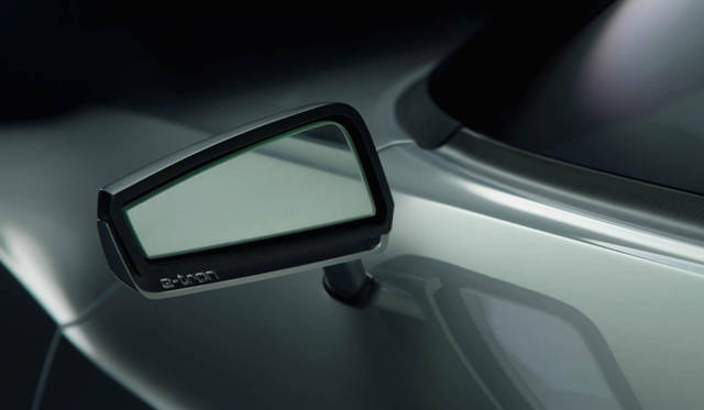 <strong>AUDI e TRON SPYDER｜アウディ e トロン スパイダー</strong>