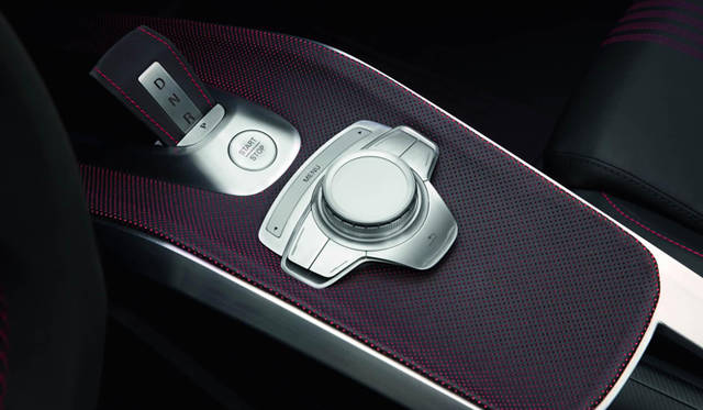 <strong>AUDI e TRON SPYDER｜アウディ e トロン スパイダー</strong><br>ATトランスミッション用セレクターレバー