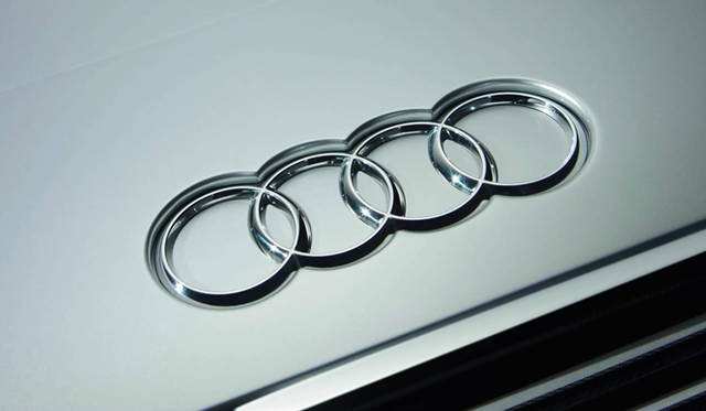 <strong>AUDI e TRON SPYDER｜アウディ e トロン スパイダー</strong>