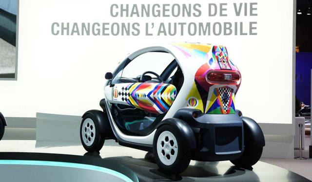 <strong>RENAULT TWIZY｜ルノー トゥイージー</strong>