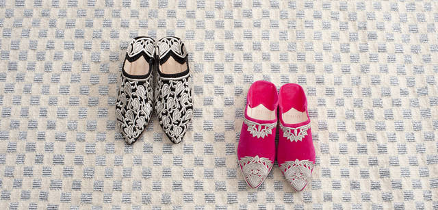 <strong>UNITED ARROWS｜ユナイテッドアローズ</strong>　ユナイテッドアローズ 原宿本店 ウィメンズ館 リニューアル スペシャルアイテム<br>バブーシュ各1万4700円（ともにFatima Morocco / ファティマ モロッコ）　