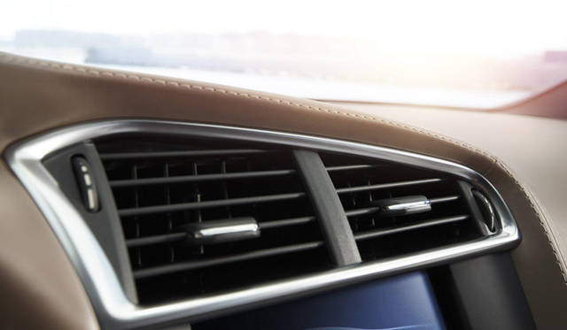 <strong>CITROEN｜シトロエン DS4</strong>