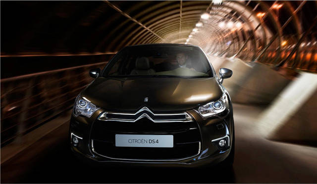 <strong>CITROEN｜シトロエン DS4</strong>