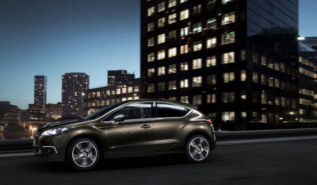 <strong>CITROEN｜シトロエン DS4</strong>