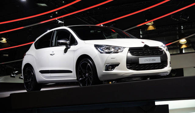 <strong>CITROEN｜シトロエン DS4</strong>