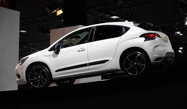 <strong>CITROEN｜シトロエン DS4</strong>