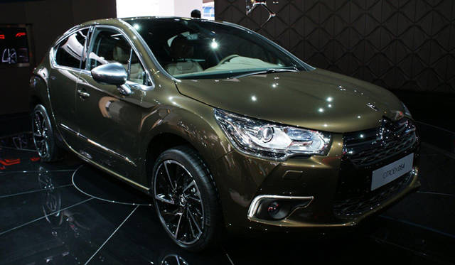 <strong>CITROEN｜シトロエン DS4</strong>