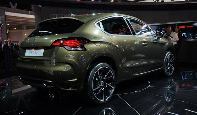 <strong>CITROEN｜シトロエン DS4</strong>