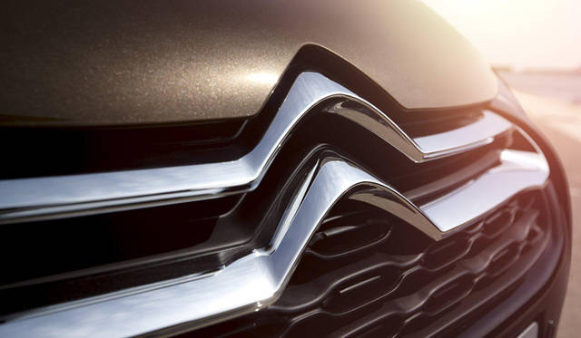 <strong>CITROEN｜シトロエン DS4</strong>