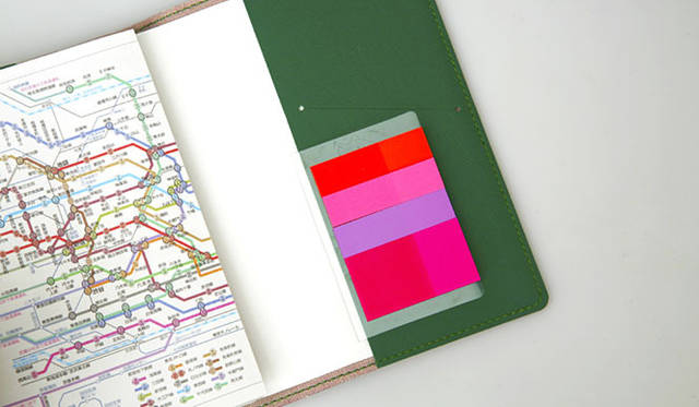 <strong>HIGHTIDE｜ハイタイド</strong>　“NOTEBOOK EQUIPMENT”  「Removable Sticking Film Memo」 