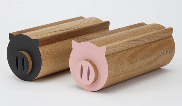 <strong>DESIGNTIDE TOKYO 2010｜伊勢丹新宿店</strong>　本館5階＝インテリア特設会場 「PIGGY BANK COLLECTION」<br>産地 × デザイナー PIGGY BANK COLLECTION　「木材＝飛騨 × LOVE BY e.m.」