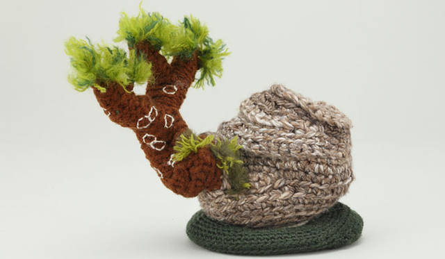 <strong>DESIGNTIDE TOKYO 2010｜伊勢丹新宿店</strong>　本館5階＝インテリア特設会場 「PIGGY BANK COLLECTION」<br>WORLD PIGGY BANK COLLECTION　「203gow（編み師／日本）」