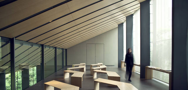 <strong>CITROEN DS3｜シトロエン DS3</strong>　建物を手がけたのは建築家の隈研吾氏。